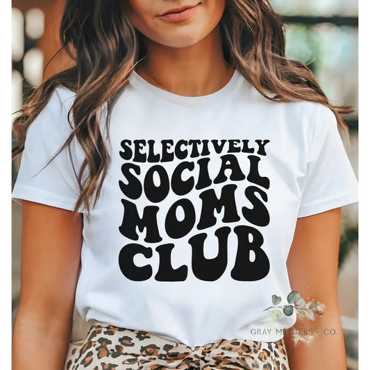 Selectively Social Moms Club Tee White / Xs T - Shirt